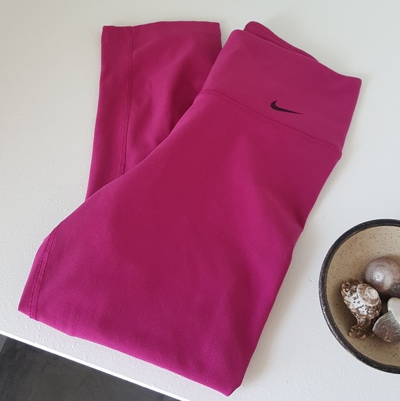 Nike Legend Workout Capris - Picture 5 of 8